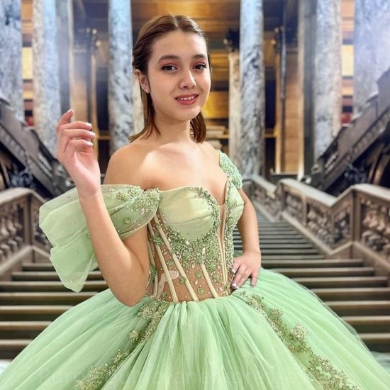 Glittering Green Sweetheart Quinceanera Dress Off Shoulder Beading Floral Appliqué Vestidos De 15 Anos Ball Gown