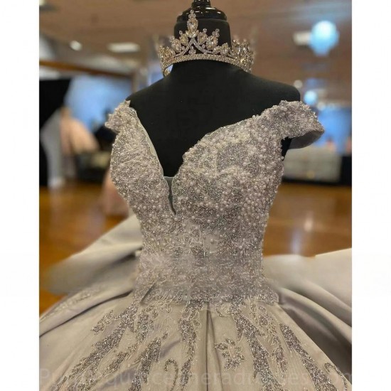 Satin Silver Quinceanera Dresses Beading Sequined Appliques Sweetheart Luxury Sweet Princess Ball Gown Vestidos De 15 Años