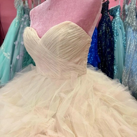 Sexy Strapless Princess Quinceanera Dresses Princess Off the Shoulder Ball Birthday Gown Tulle Tiered Lace Up Sweet 16 Dresses